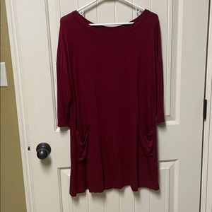 Burgundy long shirt with front pockets